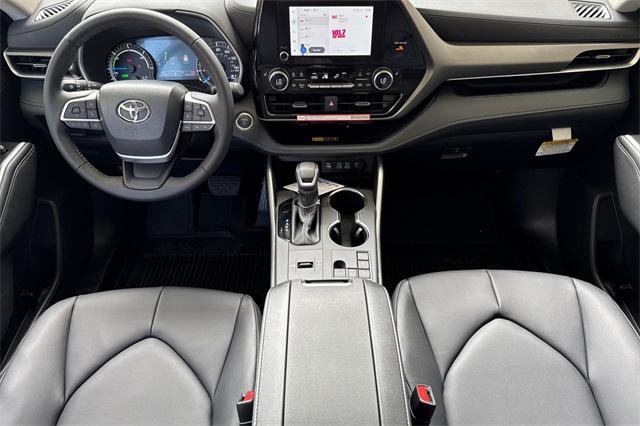 new 2025 Toyota Highlander Hybrid car, priced at $54,047