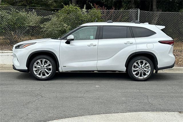used 2024 Toyota Highlander Hybrid car, priced at $56,499