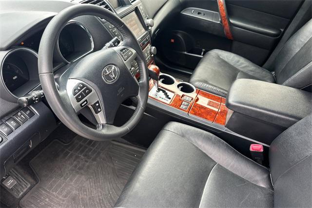 used 2012 Toyota Highlander Hybrid car, priced at $8,678