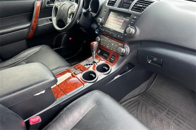 used 2012 Toyota Highlander Hybrid car, priced at $8,678