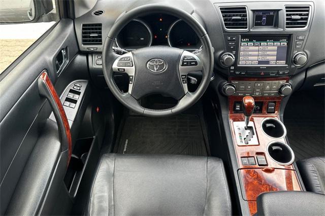 used 2012 Toyota Highlander Hybrid car, priced at $8,678