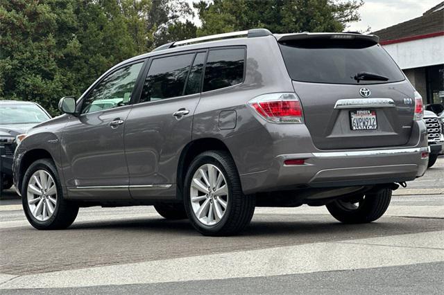 used 2012 Toyota Highlander Hybrid car, priced at $8,678