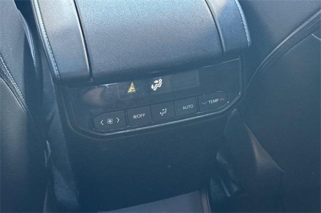 used 2023 Toyota Highlander car, priced at $36,499