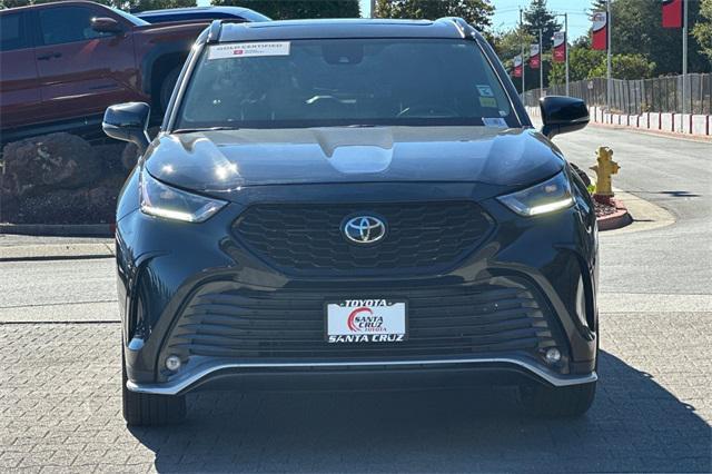 used 2023 Toyota Highlander car, priced at $36,499