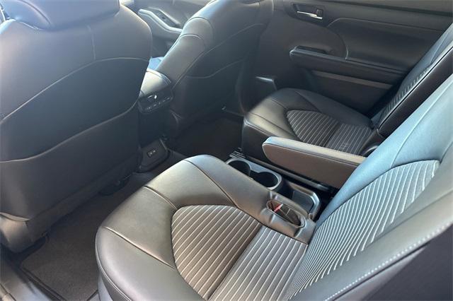 used 2023 Toyota Highlander car, priced at $36,499