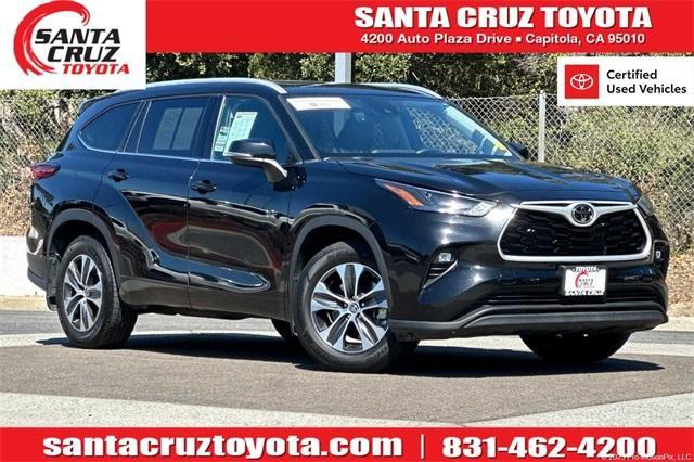 used 2022 Toyota Highlander car, priced at $36,995