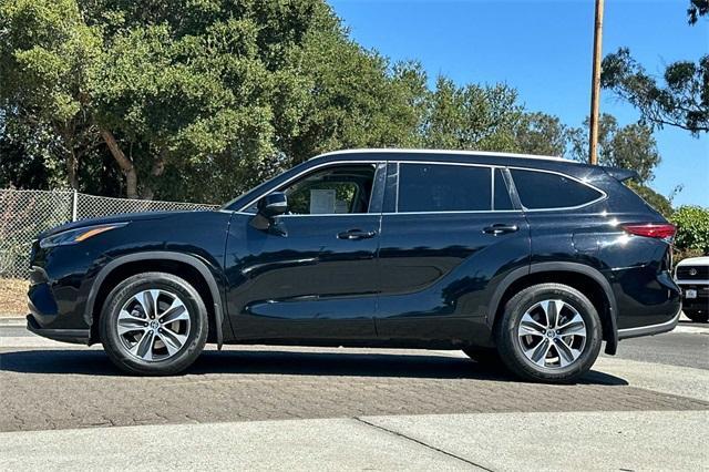 used 2022 Toyota Highlander car, priced at $36,995