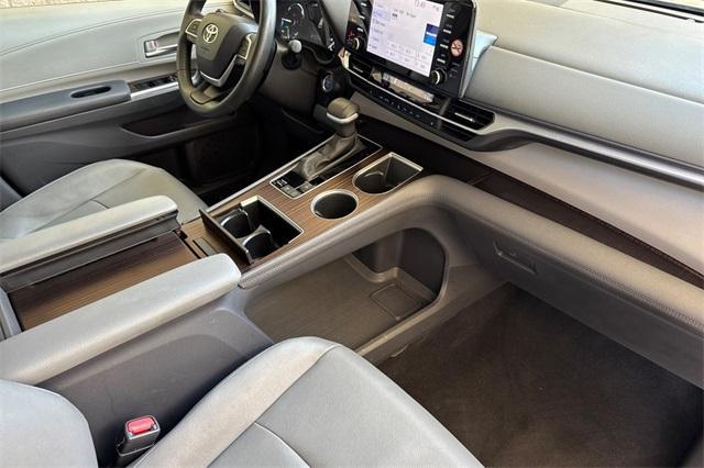 used 2023 Toyota Sienna car, priced at $45,652