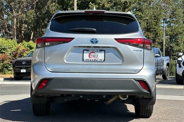 used 2021 Toyota Highlander Hybrid car, priced at $34,998