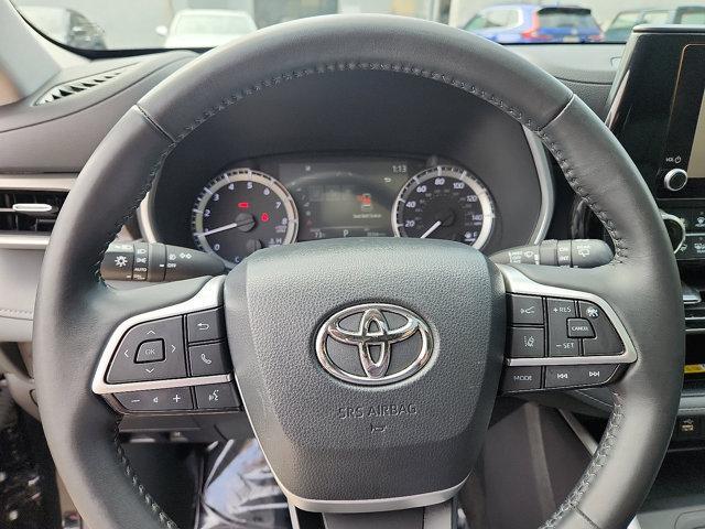 used 2023 Toyota Highlander car, priced at $37,999