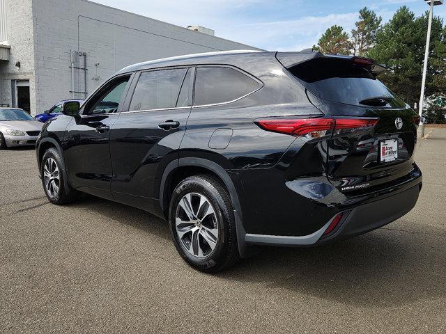used 2023 Toyota Highlander car, priced at $37,999