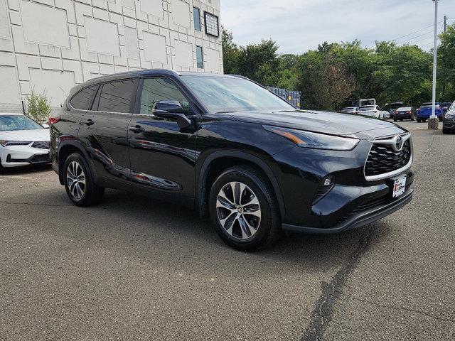 used 2023 Toyota Highlander car, priced at $37,999