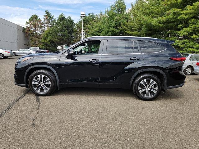 used 2023 Toyota Highlander car, priced at $37,999
