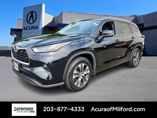 used 2023 Toyota Highlander car, priced at $37,999