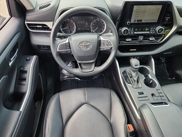 used 2023 Toyota Highlander car, priced at $37,999