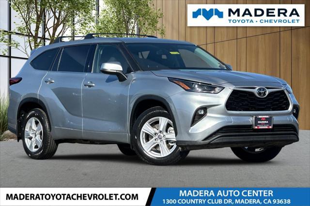 used 2022 Toyota Highlander car, priced at $29,893