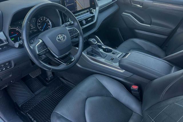 used 2020 Toyota Highlander Hybrid car, priced at $39,999