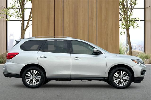 used 2020 Nissan Pathfinder car, priced at $18,395