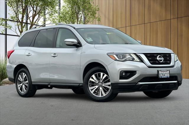 used 2020 Nissan Pathfinder car, priced at $18,395