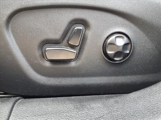 used 2015 Chrysler 200 car, priced at $10,995