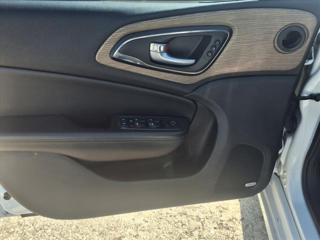 used 2015 Chrysler 200 car, priced at $9,995
