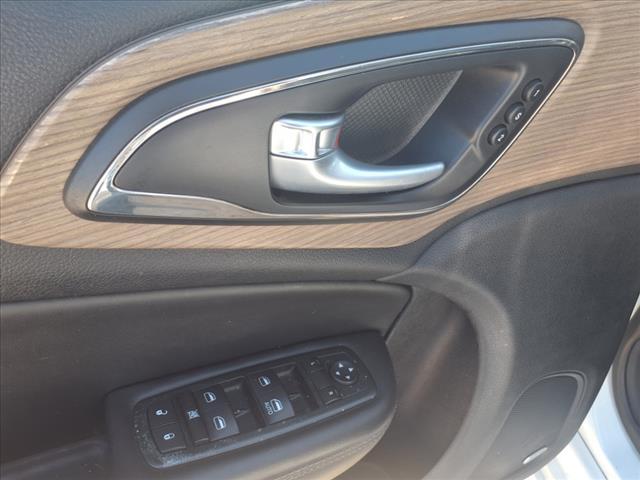 used 2015 Chrysler 200 car, priced at $9,995