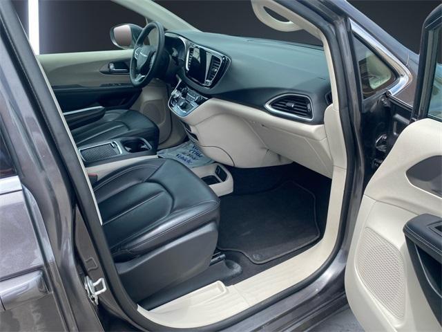 used 2023 Chrysler Pacifica car, priced at $26,995