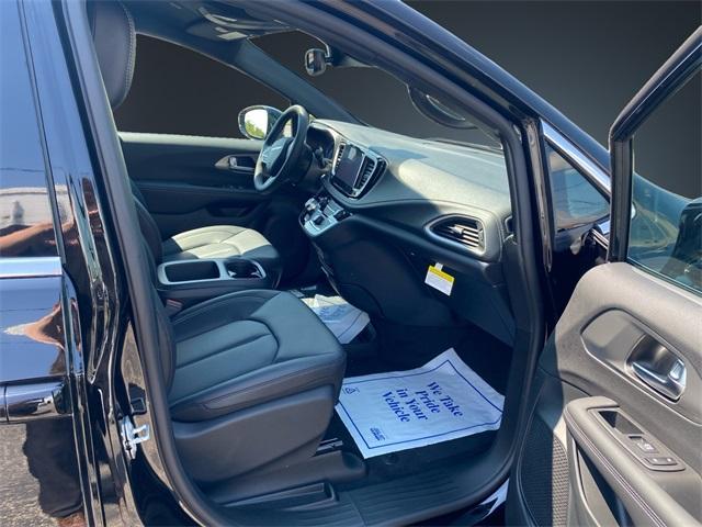 new 2026 Chrysler Pacifica car
