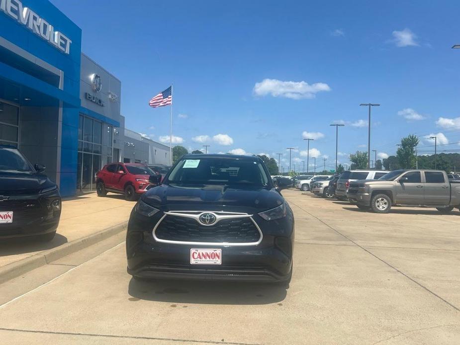 used 2023 Toyota Highlander car, priced at $32,290