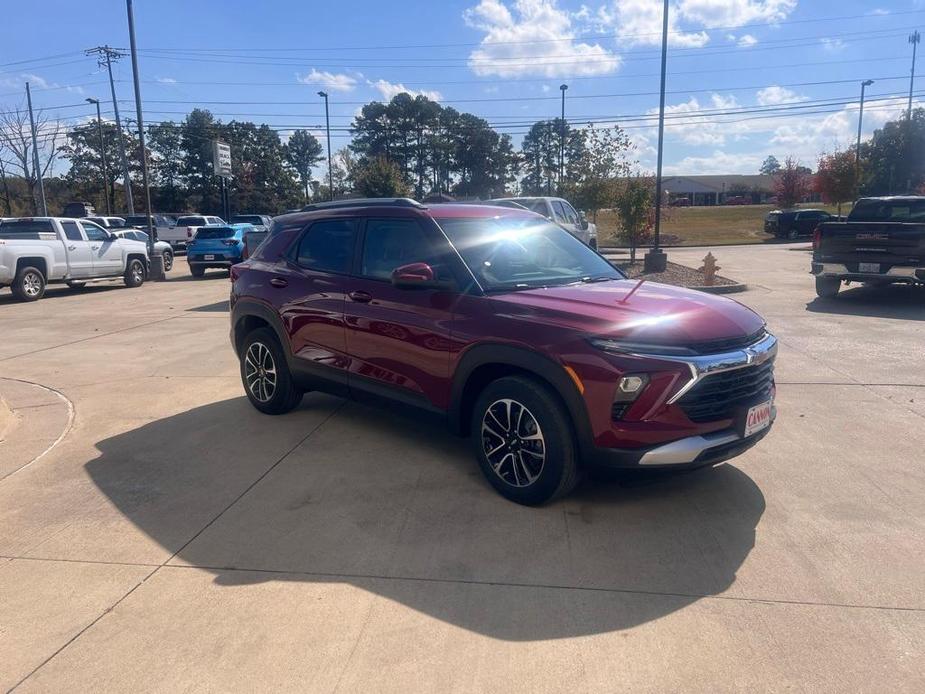 new 2025 Chevrolet TrailBlazer car, priced at $28,120