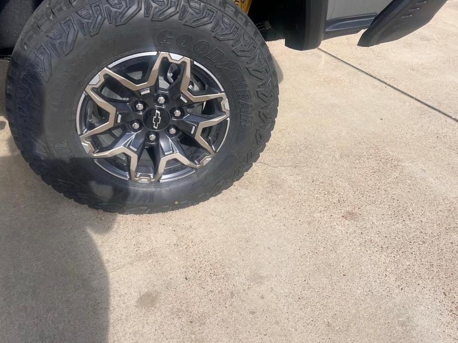 new 2024 Chevrolet Colorado car, priced at $52,135