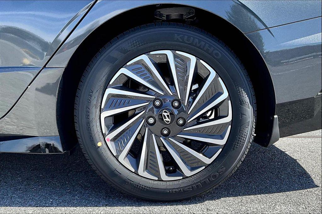 new 2025 Hyundai Sonata Hybrid car, priced at $39,410