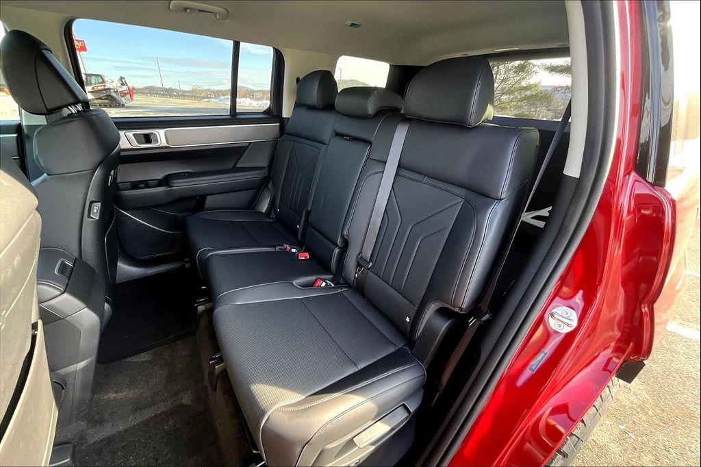 new 2025 Hyundai Santa Fe car, priced at $43,560