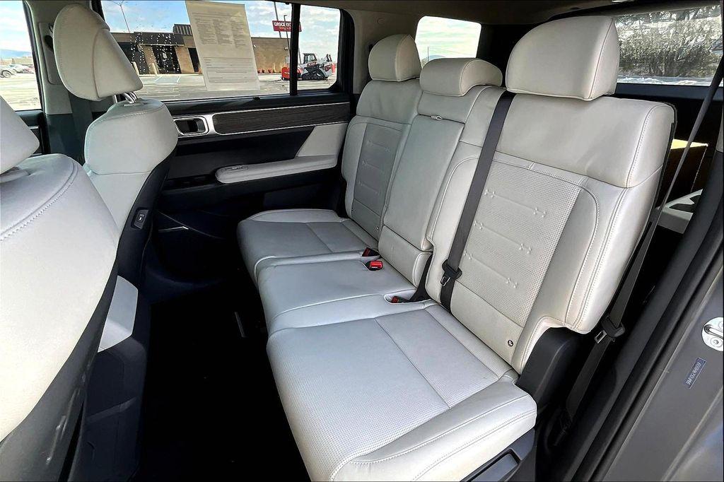 new 2024 Hyundai Santa Fe car, priced at $48,225