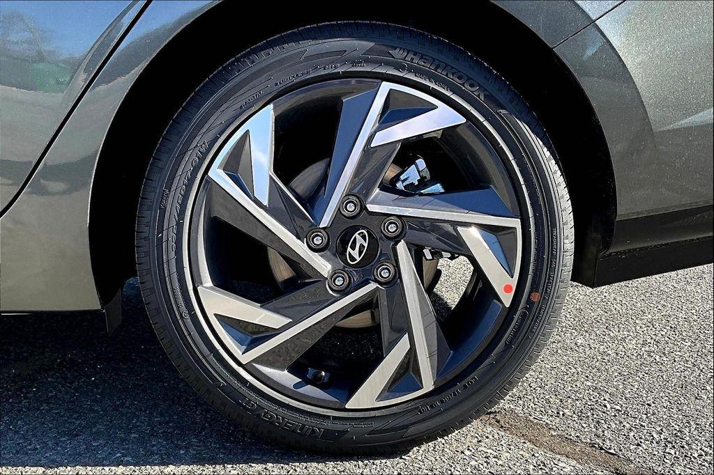 new 2025 Hyundai Elantra car, priced at $27,290