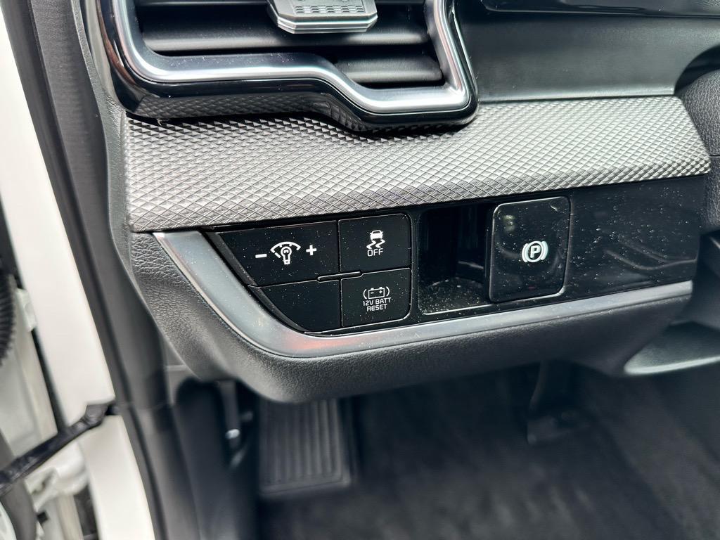 used 2023 Kia Sportage Hybrid car, priced at $27,661