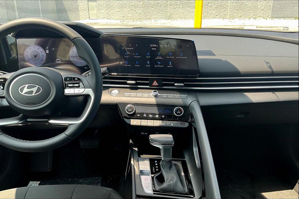 new 2025 Hyundai Elantra car, priced at $27,215