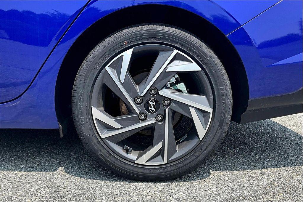new 2025 Hyundai Elantra car, priced at $27,215