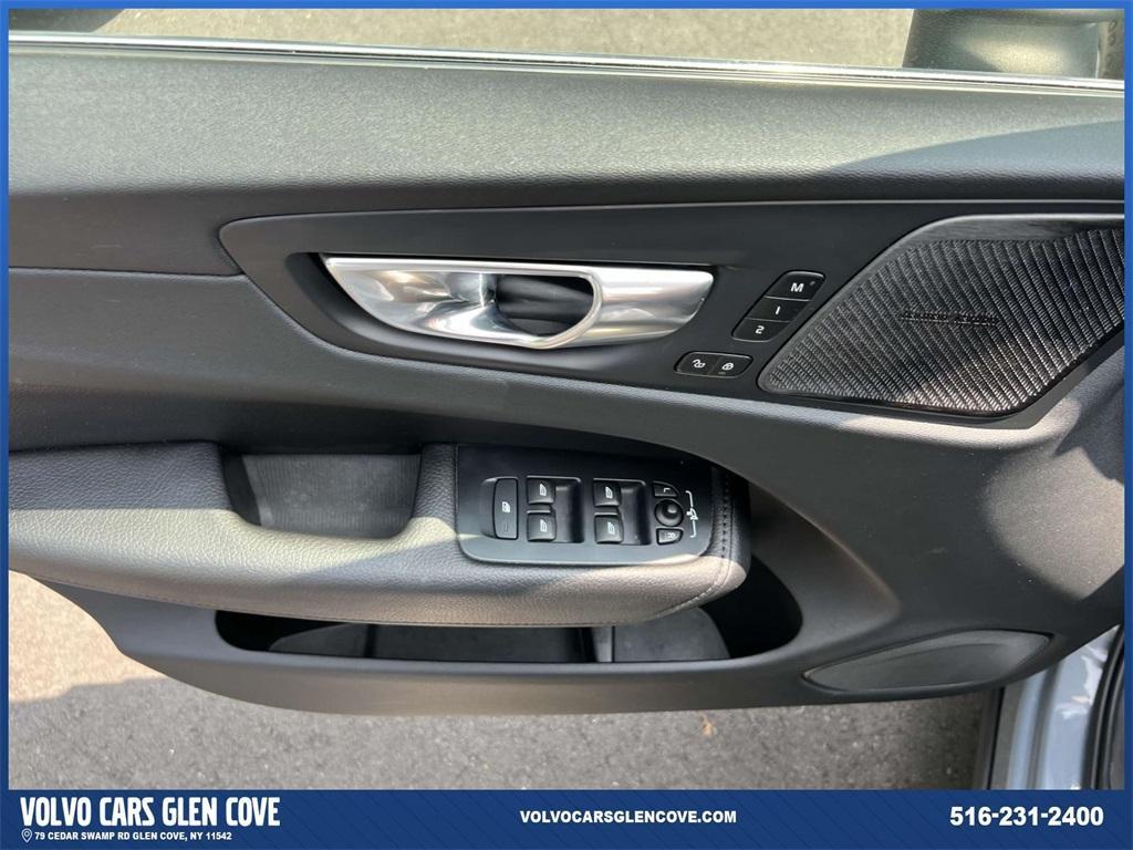 used 2022 Volvo XC60 car, priced at $34,000