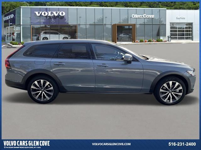 used 2022 Volvo V90 Cross Country car, priced at $36,500