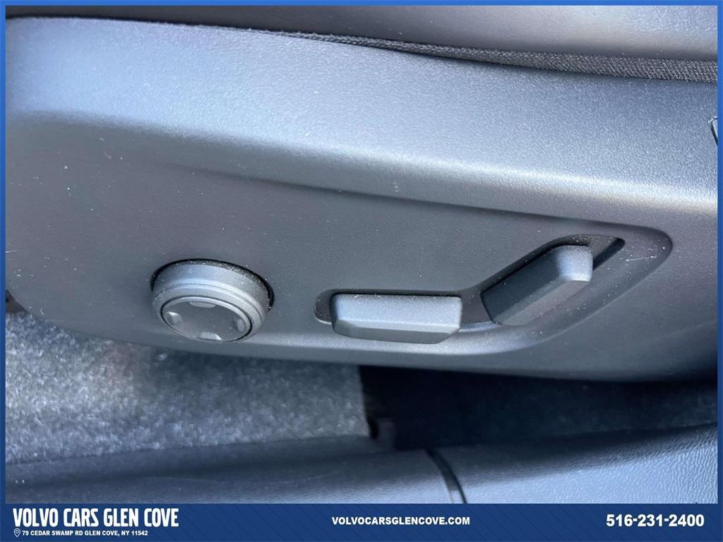 used 2022 Volvo XC40 car, priced at $29,000