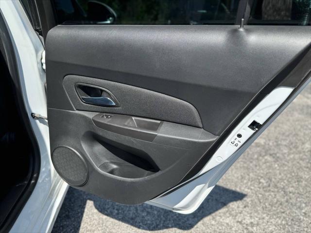 used 2015 Chevrolet Cruze car, priced at $5,995
