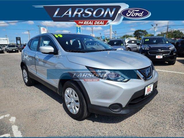 used 2019 Nissan Rogue Sport car, priced at $18,000