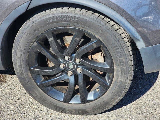 used 2018 Land Rover Discovery car, priced at $18,400