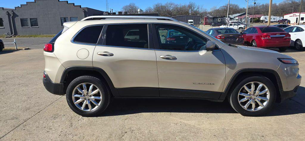 used 2015 Jeep Cherokee car, priced at $10,950