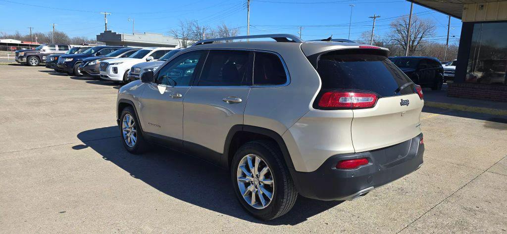 used 2015 Jeep Cherokee car, priced at $10,950