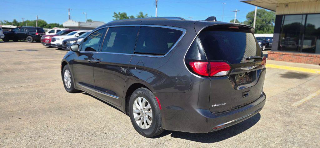 used 2018 Chrysler Pacifica car, priced at $13,650
