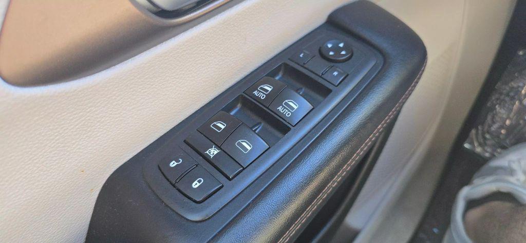 used 2018 Chrysler Pacifica car, priced at $13,650