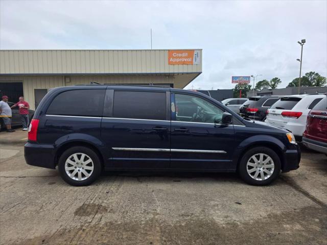 used 2015 Chrysler Town & Country car