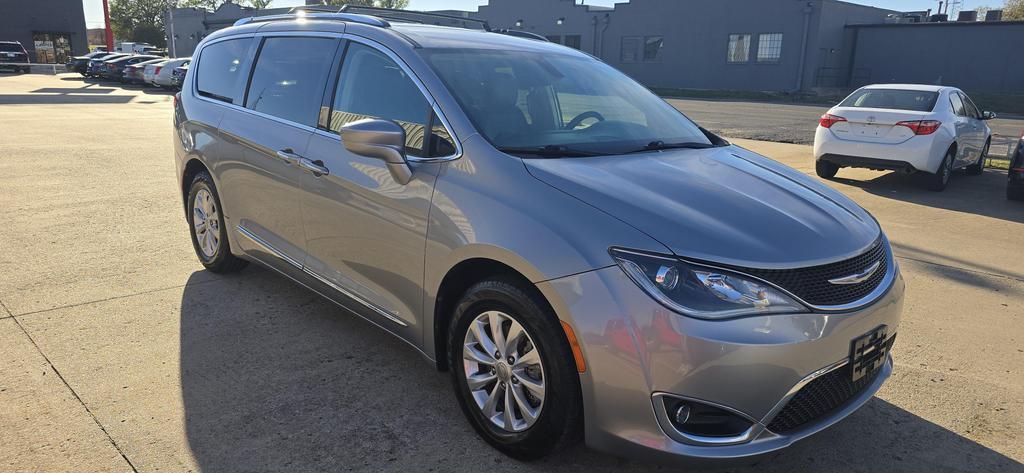 used 2018 Chrysler Pacifica car, priced at $12,950